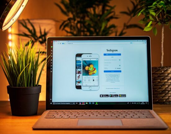 Picuki is an Instagram Viewer and Editor to let you search tags, profiles, and locations without logging in.