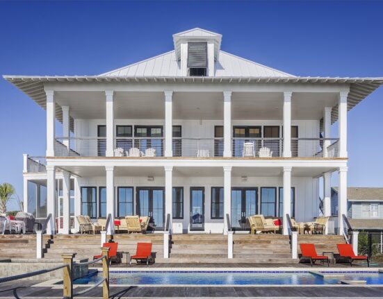 Photo by Pixabay: https://www.pexels.com/photo/construction-house-architecture-luxury-53610/