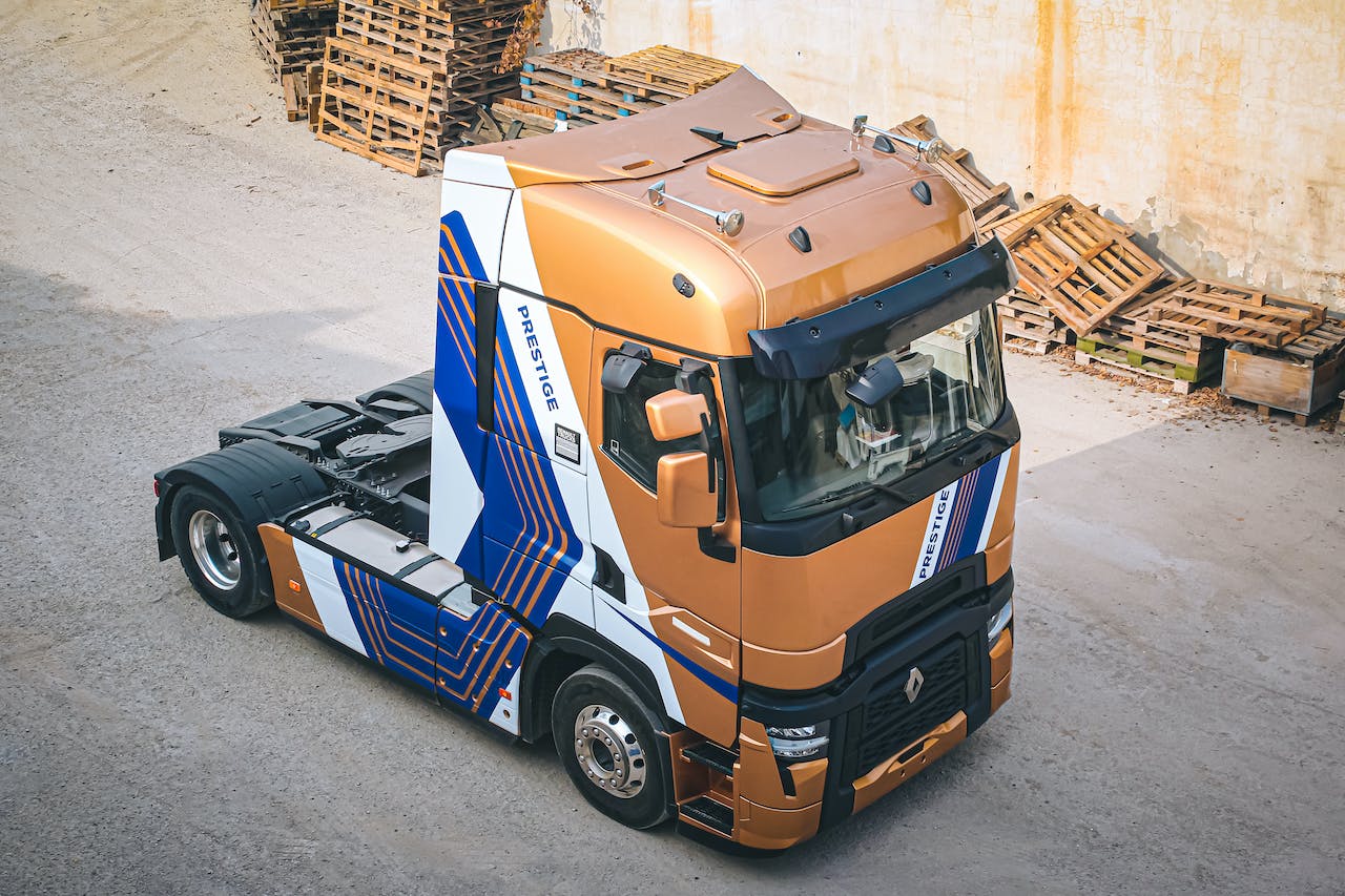 Photo by Mert Dinçer: https://www.pexels.com/photo/renault-truck-t-in-industrial-district-18982315/